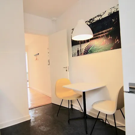 Apartment Refurbished With A Balcony - 151 *